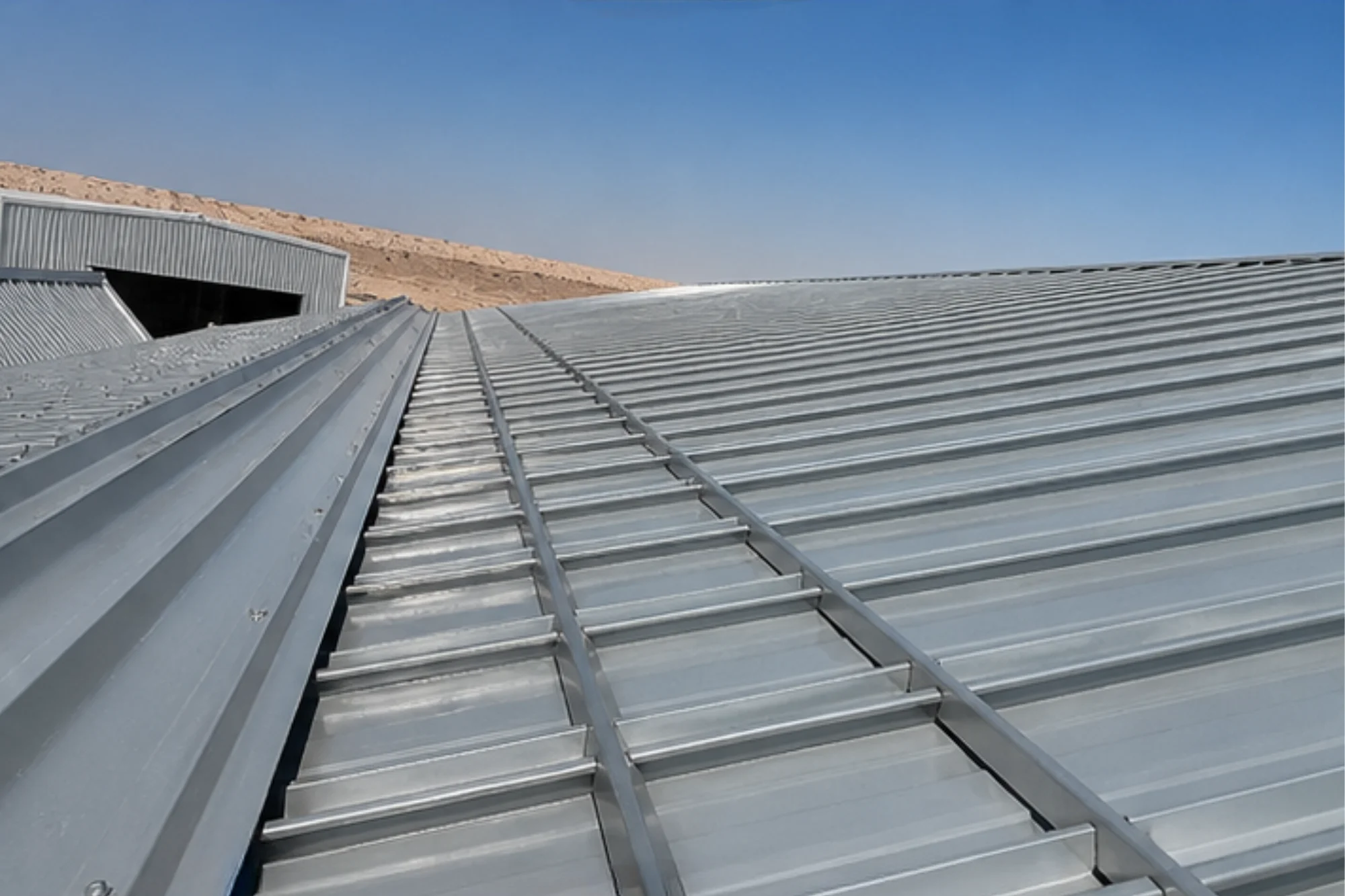 Roof tiles and roofing installation